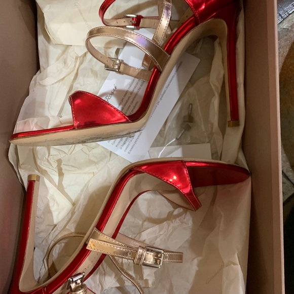 Stunning Gianvito Rossi Carey High Sandals - Picture 4 of 4